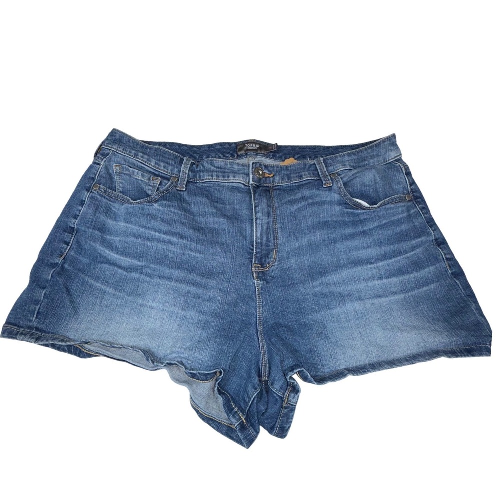 Torrid Feel The Fit Women's 18 Cutoff Denim Shorts Medium Wash Stretch